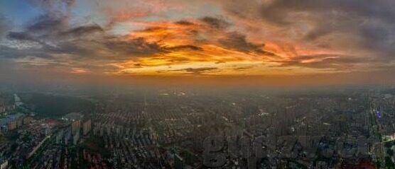秋霞午夜久久麻豆91-秋色·暮夜遐思——午夜深浅的都市独白