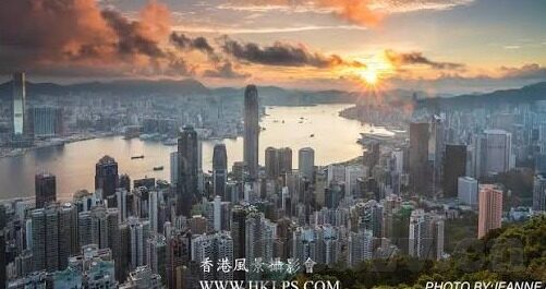 无码国内精品久久人妻-探索国内无码精品的多元魅力，久久人妻的细腻情感与文化深度